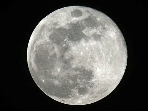 Видео: Луна в любительский телескоп Celestron Powerseeker 80 EQ. Что можно увидеть в телескоп?