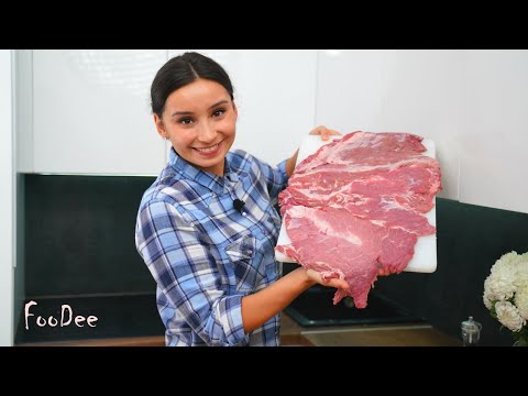 Видео: Просто КОРОЛЕВСКИЙ рецепт! Мясо в духовке