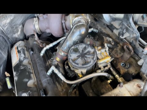 Видео: Устранение утечек масла на двигателе Powerstroke 7.3 | Установка маслопровода высокого давления и...