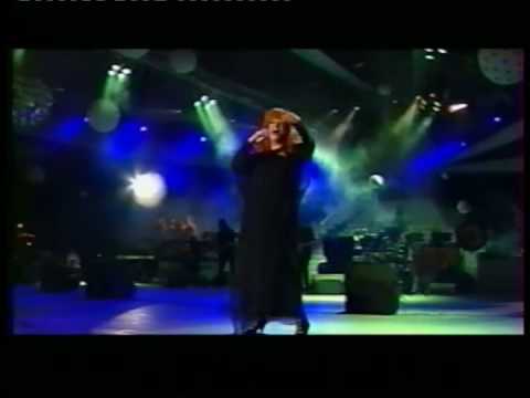 Видео: Алла Пугачева - Ухожу (2000, Витебск, Live)