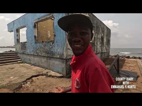 Видео: МОРСКАЯ ЭРОЗИЯ ЗАХВАТЫВАЕТ ОКРУГ ГРИНВИЛЛ-СИНО, ЛИБЕРИЯ, ЗАПАДНАЯ АФРИКА