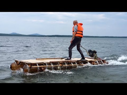 Видео: На пивных кегах с мотором болотоходом