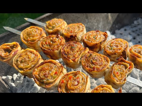 Видео: Готовлю новый рецепт с Ютуба впервые, получилось круто! Рулет из лаваша с фаршем на мангале