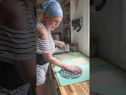 Видео: Самые вкусные пельмени +Плисс ПОДПИШИТЕСЬ 