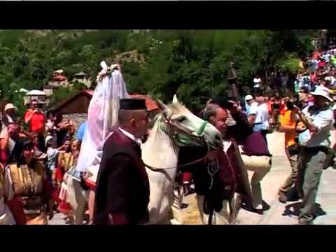 Видео: Руска репортажа за Галичката свадба