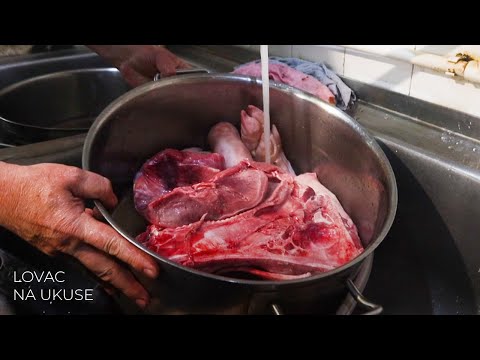 Видео: Желе из свинины по-сербски! Уличная еда на другом уровне