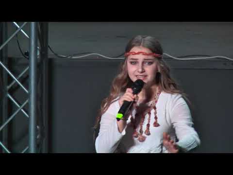 Видео: Соломахина Виктория "Ласточка" Анс. "Конфетти". Руководитель Комарова Алла Олеговна