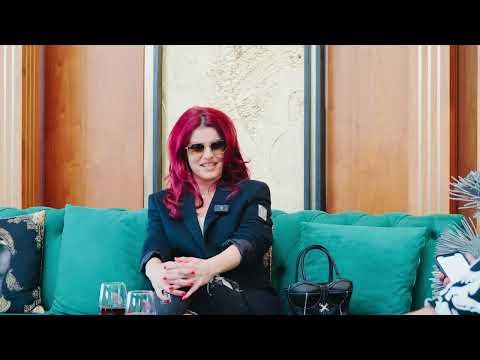 Видео: Metopodcast еп.3 Валя -“Горя в работата си ,тя е моят живот ,пея за вас “