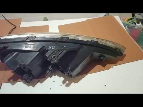 Видео: Кайрон Разборка фары Установка LED лампочек H7 K8C