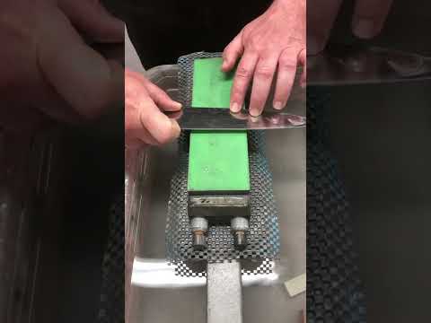 Видео: Заточване на нож - първо заточване