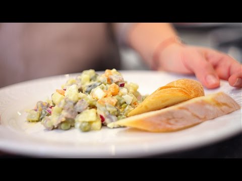 Видео: Вкуснейший САЛАТ ОЛИВЬЕ | рецепт рукавички манифтв