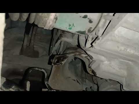 Видео: Mitsubishi Lancer 9 Замена шланга высокого давления ГУР/Демонтаж, ньюансы