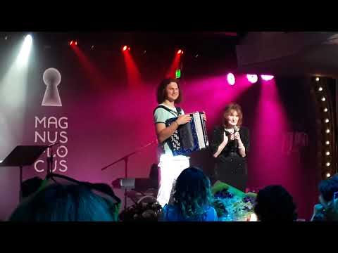 Видео: Кучерявый вечер. Премьера песни "Половинка". Александр Бардин