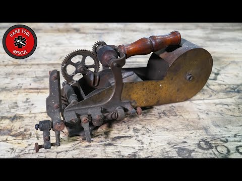 Видео: Самый излишне сложный антикварный диспенсер для лент [Реставрация]