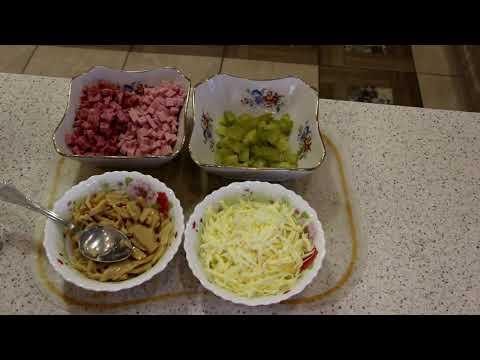 Видео: Пеку 3 пиццы