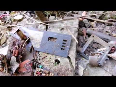 Видео: Радио КОП в лесу под Киевом. Поиск плат и дорогих радиодеталей
