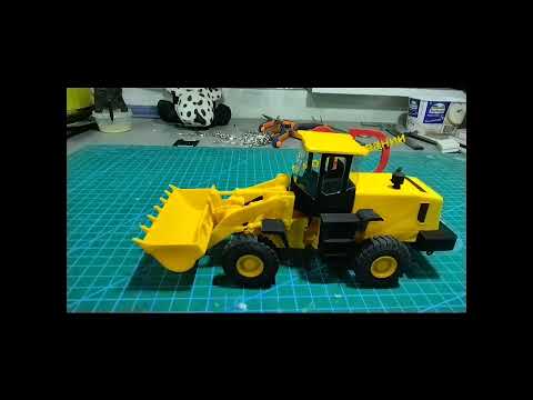 Видео: Фронтальный погрузчик SEM 655 D модель масштаб 1:43