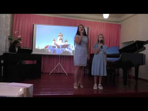 Видео: РОДИНА - поёт мама и дочь (семья Собина)