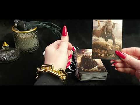 Видео: Обзор колоды "Runic tarot". English subtitles