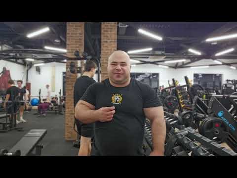 Видео: Герман тянет 180 кг в становой тяге и жмет 155кг, скоро соревнования по пауэрлифтингу!