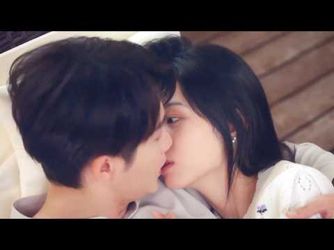 Видео: Первый интимный контакт властного президента и Золушки!