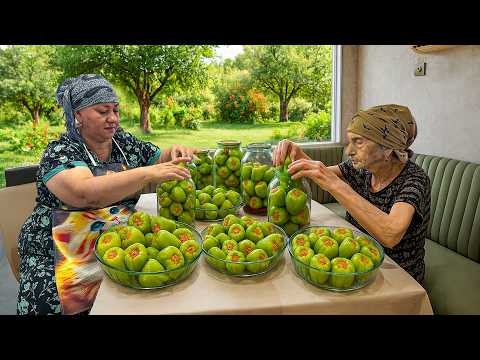 Видео: Маринованные перцы, фаршированные овощами — простая заготовка на зиму!
