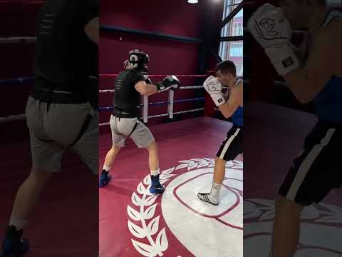 Видео: Спарринг с левшой