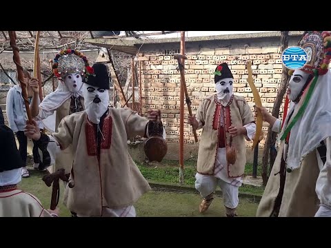 Видео: „Мечкари“ гонят злите сили, носят здраве и берекет в плевенското село Гиген