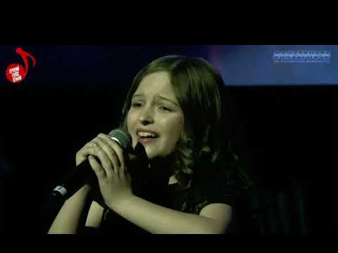 Видео: Елена Турчина "День опять погас"