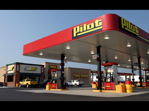 Видео: Дальнобой по США. Как заправить трак в Америке