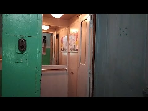 Видео: Лифту 65 лет! Мега-раритетный распашной лифт (КМЗ-58)!