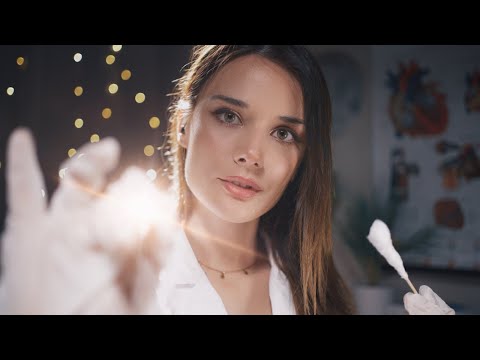 Видео: АСМР Непредсказуемый Доктор Осмотрит Твои Глаза