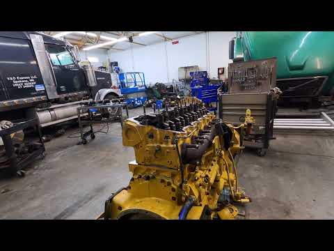 Видео: Еще одна регулировка клапанов на двигателе Cat!