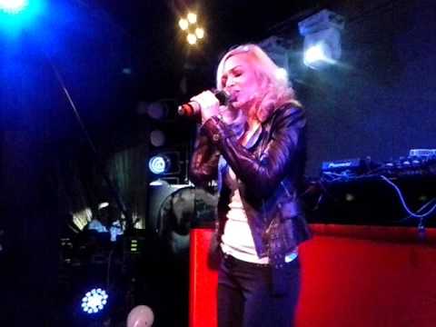 Видео: Елена Терлеева - Люби меня, люби. (Live)