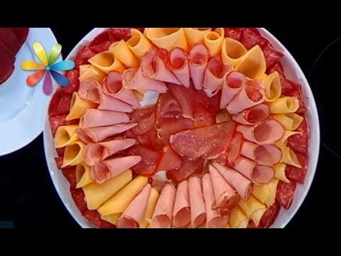 Видео: Как оформить нарезку к праздничному столу: цветочная полян – Все буде добре. Выпуск 1136 от 07.12.17