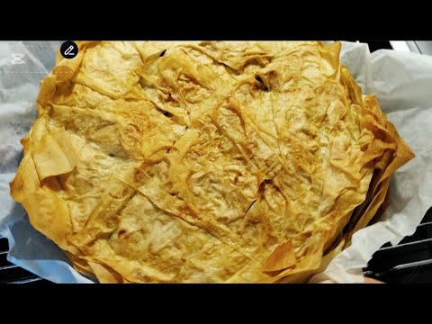 Видео: Баница с кайма :) Хрупкава отвън и мека отвътре :) Вкусна и неустоима :)