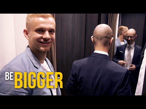 Видео: Выбираем мужской костюм и пиджак с джинсами. [Реалити-шоу "Мужской стиль". Серия 3: ФИНАЛ]