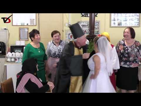Видео: Обредите за Бабинден, усмивки и много настроение в пенсионерски клуб „Отец Паисий“ - Добрич