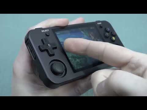 Видео: Эта старая портативная консоль Anbernic всё ещё хороша в 2025 году?