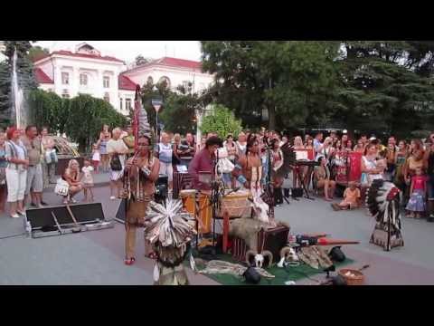 Видео: Индейцы в Севастополе 11.08.2013_Центр