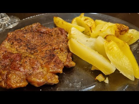 Видео: #4 Готвя с мама - Свински пържоли с картофи в instantpot