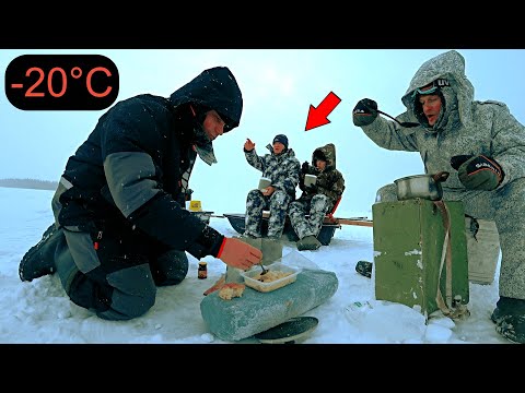 Видео: РЫБАЛКА В КАРЕЛИИ С ДРУЗЬЯМИ НА ОНЕЖСКОМ ОЗЕРЕ. УДАЧНОЕ ОТКРЫТИЕ СЕЗОНА. ЗИМНЯЯ РЫБАЛКА 2024