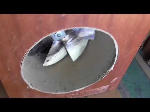 Видео: Самодельный вытяжной вентилятор из мусора.