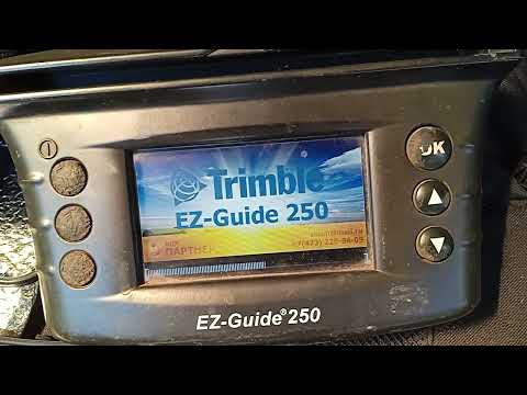 Видео: Прошивка дисплея курсоуказателя Trimble Ez-Guide 250 система параллельного вождения