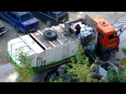 Видео: Мусоровоз КАМАЗ. KAMAZ garbage truck