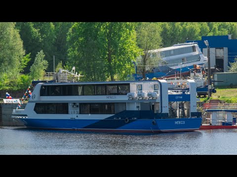 Видео: Спуск на воду двух судов проекта МПКС и одного земснаряда проекта 2040, ГК «Р-Флот».