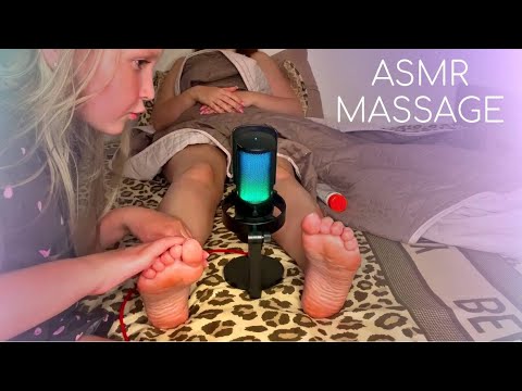 Видео: АСМР СЕСТРЕНКА ДЕЛАЕТ МАССАЖ НОГ РАССЛАБЛЕНИЕ ПЕРЕД СНОМ | ASMR SISTER GIVES FOOT MASSAGE