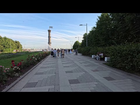 Видео: Вечер в парке им 300-летия Санкт-Петербурга. Июль 2024.