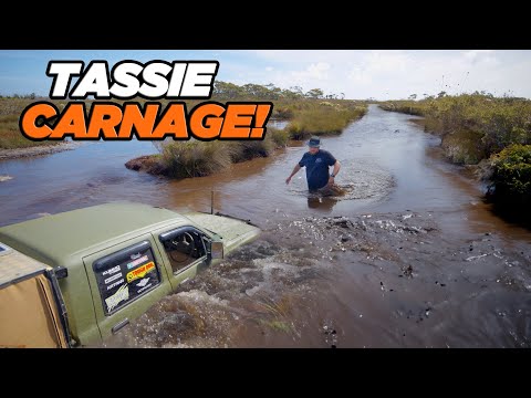 Видео: ГРЯЗЬ НА СИДЕНЬЯХ, и на протяжении 50 м нечего поднимать с лебедки... Как нам выбраться?