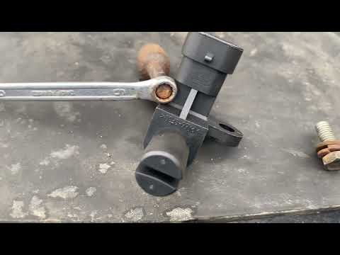 Видео: Быстрая замена датчика распредвала Веста!